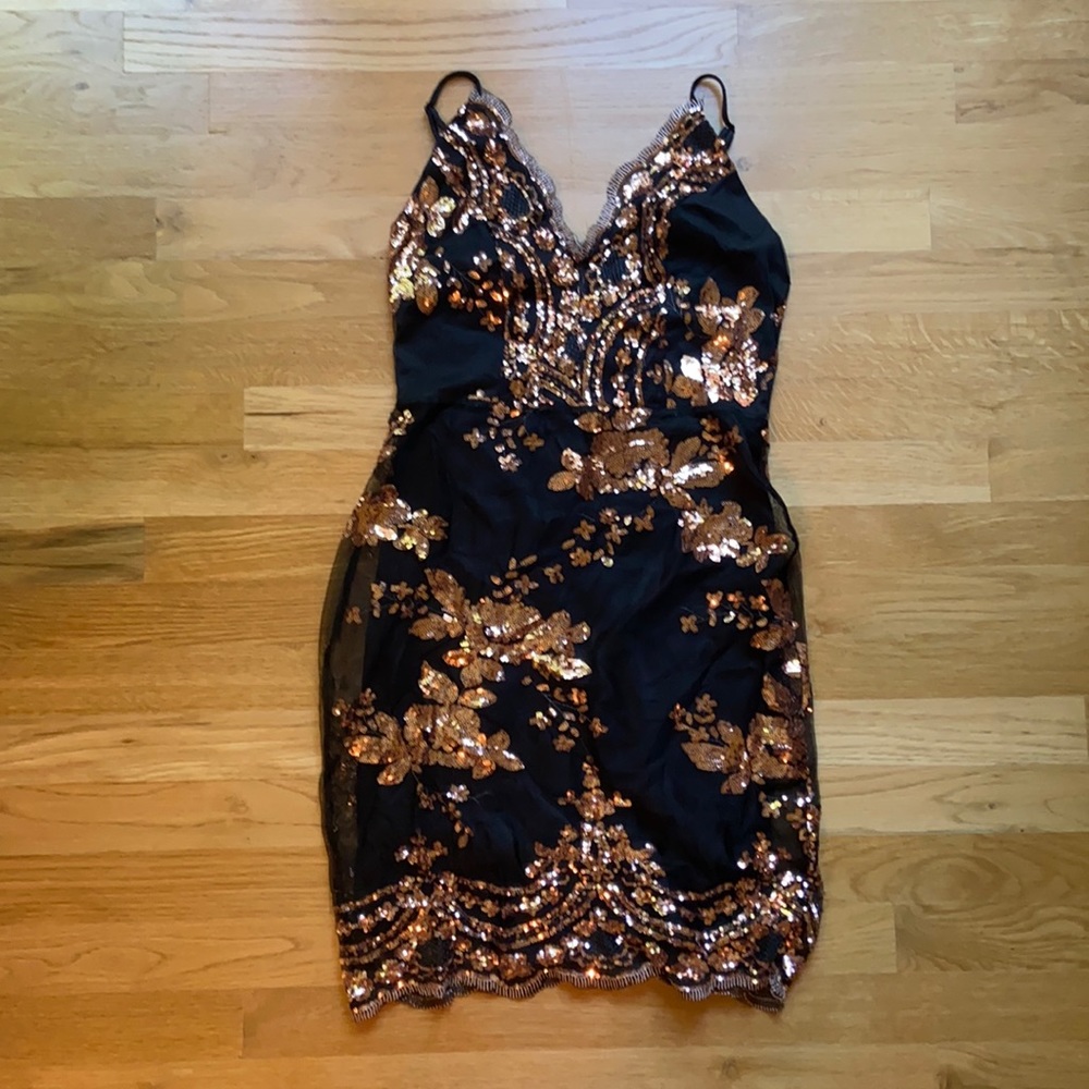 Black Rose-Sequined Body Con Mini Dress